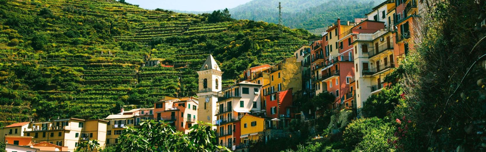 Italien Regionswahl Stadt in den Bergen