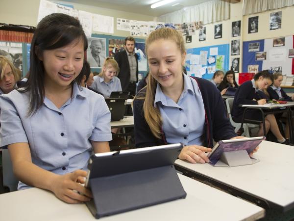 rangitoto college girls in class