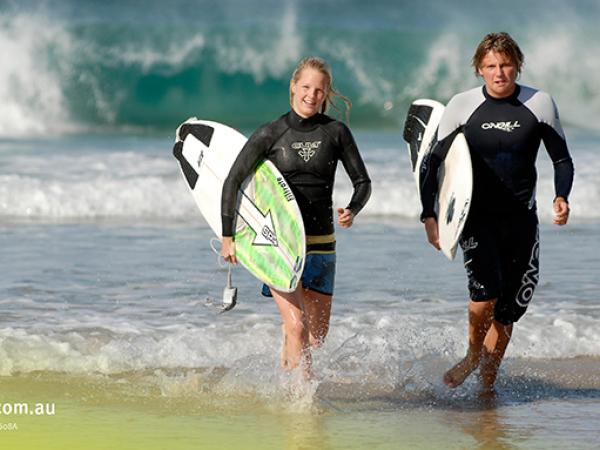 schueleraustausch-australien-schulwahl-palm-beach-currumbin-state-high-school-surfing