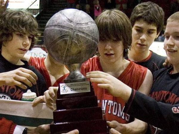 schueleraustausch-kanada-schulwahl-bathurst-high-school-pokal