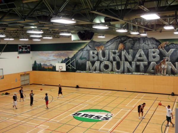 schueleraustausch-kanada-schulwahl-burnaby-mountain-secondary-school-turnhalle