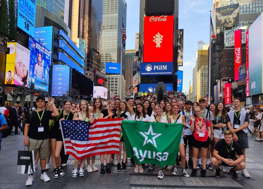 New York Paket Schüleraustausch Gruppe am Times Square