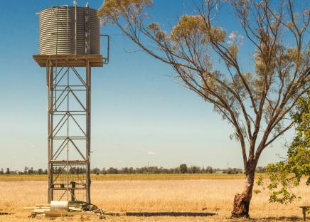Farmstay Australien wassertank im Outback